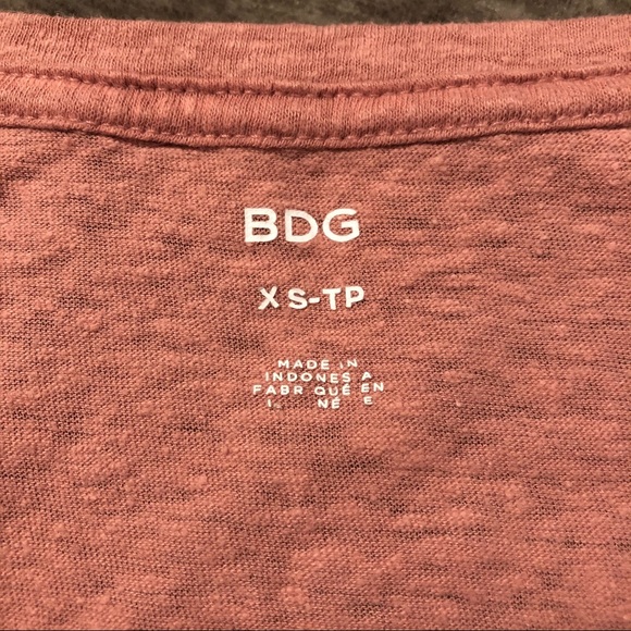 💸 $2 ADD-ON Urban Outfitters BDG U-Neck T-Shirt - Picture 5 of 5